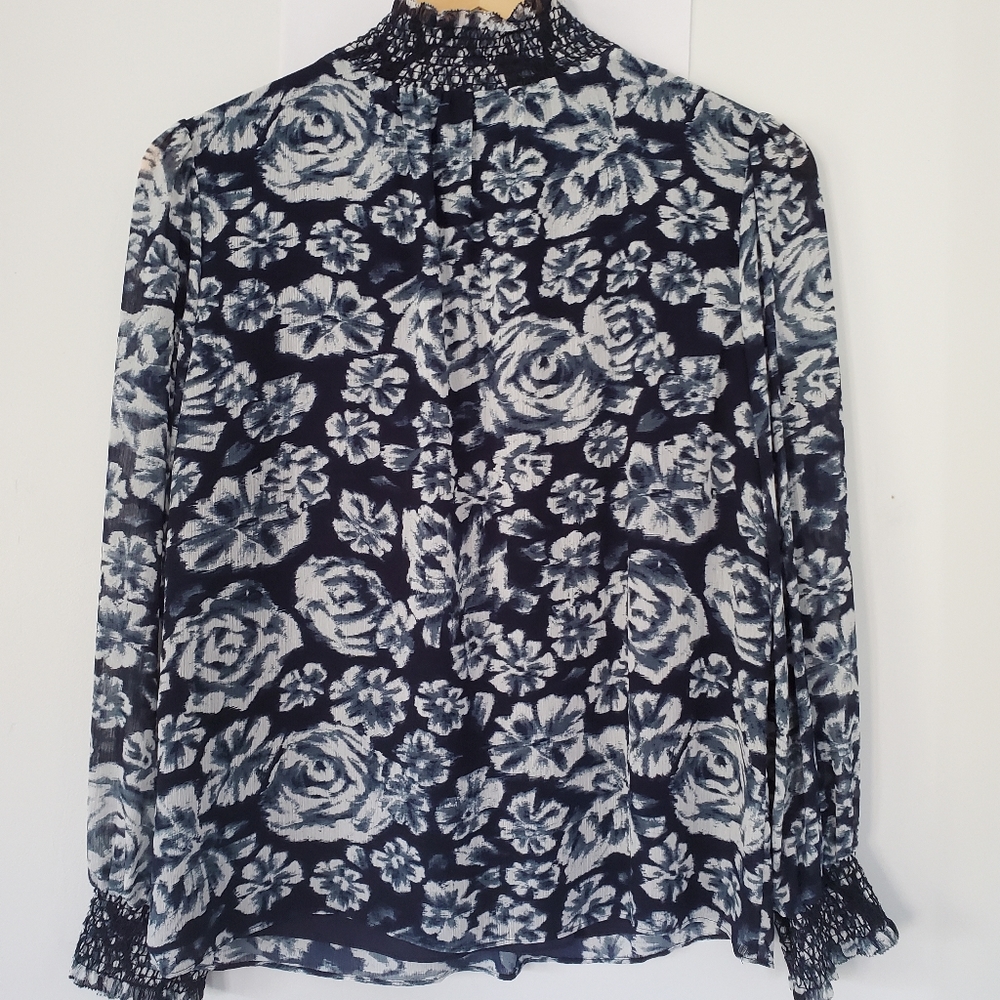 J. CREW XS Shaded Floral Crinkle Chiffon Smocked Top Navy LS Mock Neck Office - Picture 9 of 15